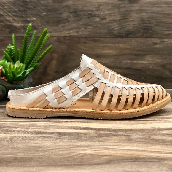 ❌SOLD❌NIB Very Volatile Fassio Woven Huarache Sandal - Picture 5 of 10